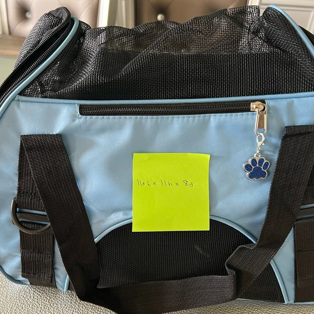 Dog/cat carrier blue. New. Size: S-M